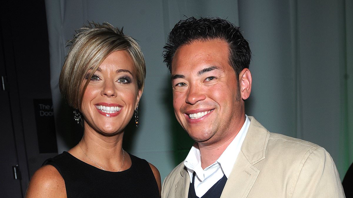 alert-–-kate-gosselin-looks-unrecognizable-eight-years-after-reality-show-went-off-air-as-she-drinks-booze-with-her-kids