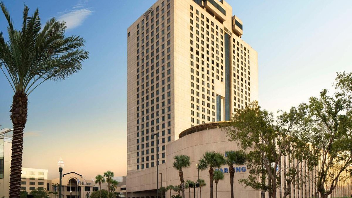 alert-–-us’s-no-2-hotel-chain-sparks-fury-by-cancelling-room-and-selling-it-back-to-customer-for-4x-the-price:-‘fraud’