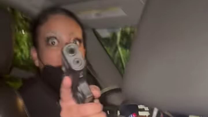 alert-–-terrifying-moment-florida-uber-driver-pulls-gun-on-female-rapper-who-insulted-her-appearance