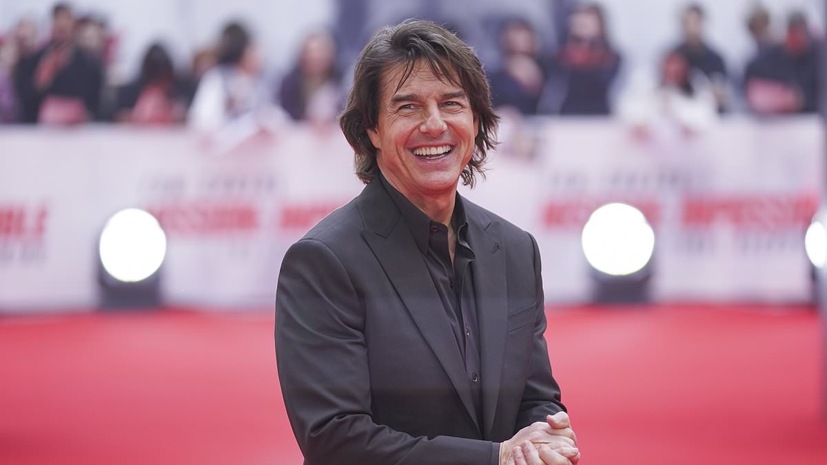 alert-–-tom-cruise-cuts-a-dapper-figure-in-all-black-as-he-leads-the-arrivals-at-mission:-impossible’s-star-studded-london-premiere
