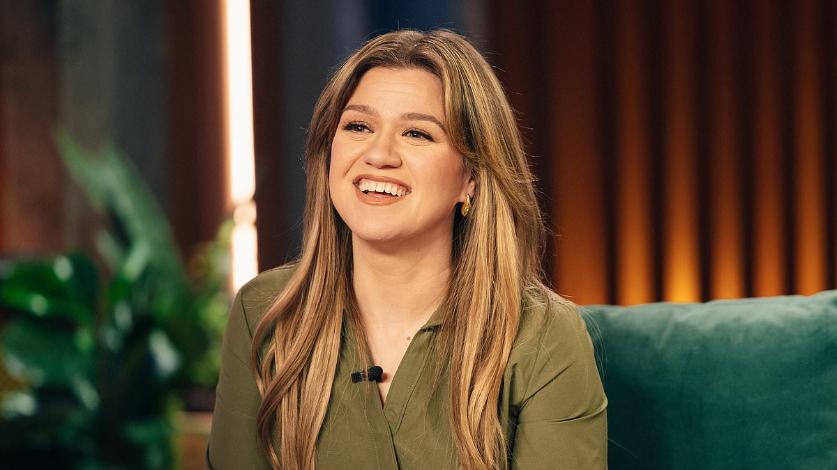 alert-–-‘ungrateful’-kelly-clarkson-leaves-colleagues-‘heartbroken’-after-fight-with-hr-over-her-weight-loss