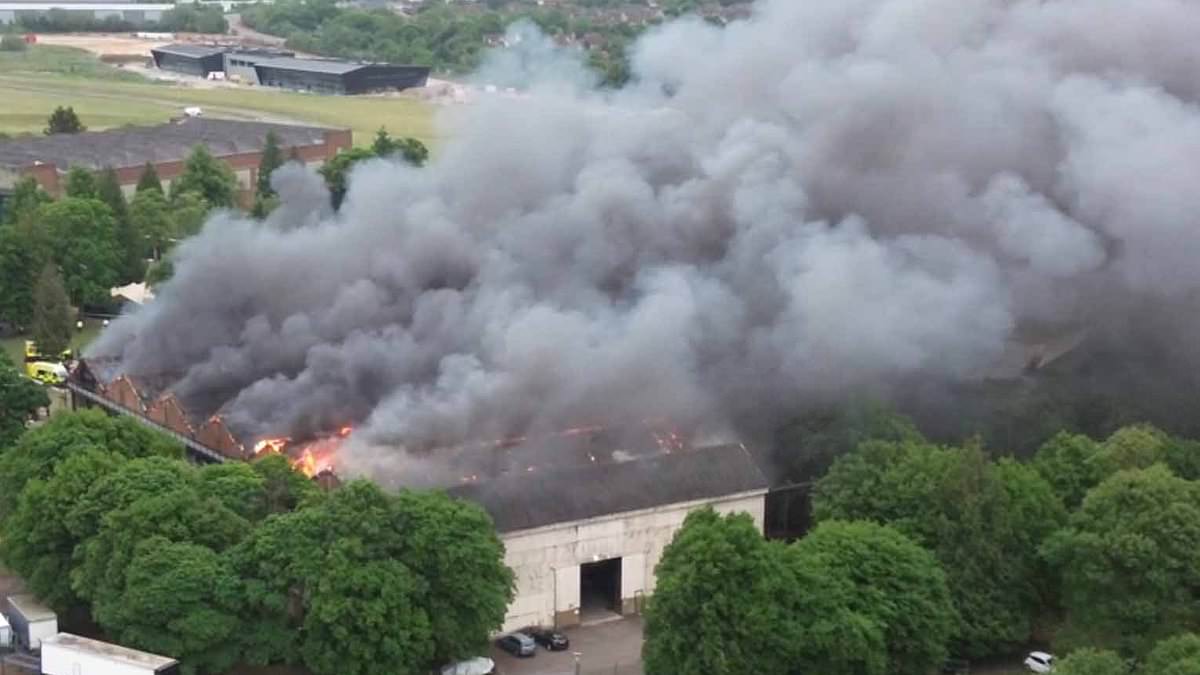 alert-–-how-did-hero-bicester-firefighters-die?-part-time-service-member-perished-in-devastating-inferno-alongside-colleague-while-trying-to-save-third-victim 
