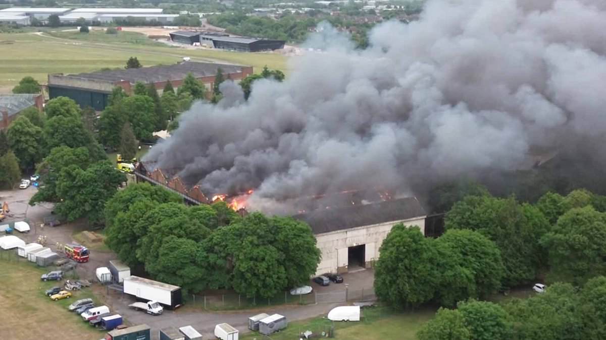 alert-–-hero-firefighters-who-died-in-bicester-inferno-are-named:-female-officer,-30,-and-male-crewmate,-38,-died-alongside-man,-57,-in-horror-blaze