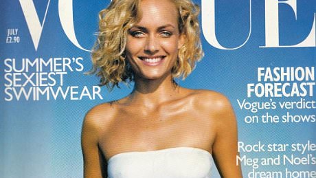 alert-–-amber-valletta,-51,-was-a-’90s-model-who-starred-in-a-movie-with-michelle-pfeiffer…-see-her-now