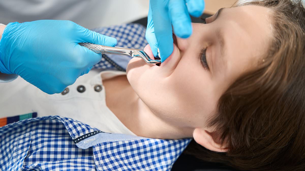alert-–-soaring-numbers-of-children-admitted-to-hospital-to-have-rotten-teeth-removed