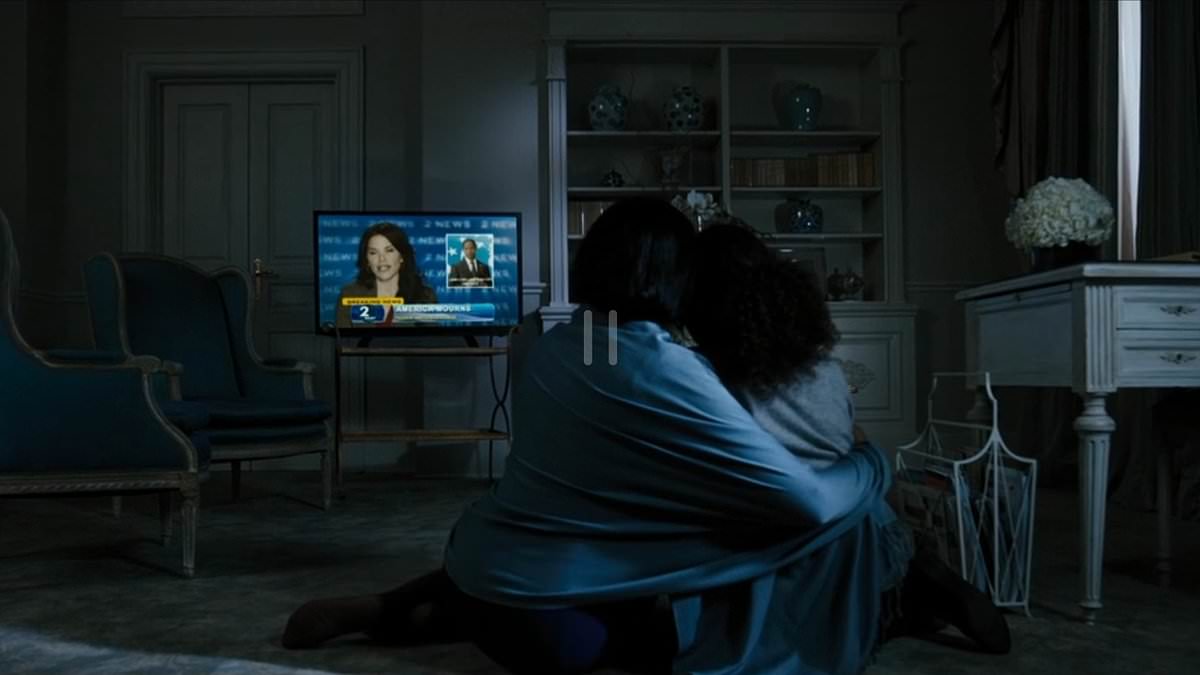 alert-–-eagle-eyed-viewers-spot-cameos-from-very-famous-stars-in-hit-2013-movie-–-can-you-spot-who-it-is?