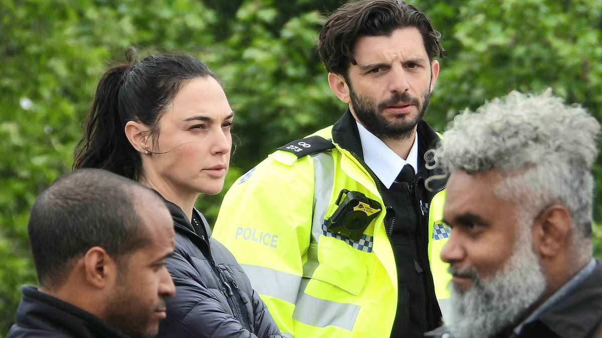 alert-–-police-called-as-pro-palestine-protesters-disrupt-filming-of-israeli-born-star-gal-gadot’s-new-film-in-london