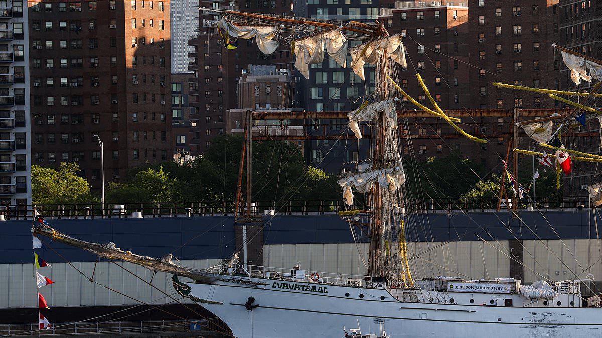 alert-–-cause-of-brooklyn-bridge-ship-crash-revealed-by-cops-after-two-mexico-navy-sailors-died