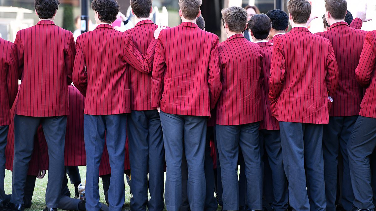 alert-–-urgent-warning-over-drug-that-is-becoming-a-‘rite-of-passage’-for-school-children-–-with-youngsters-even-taking-it-on-their-lunch-breaks