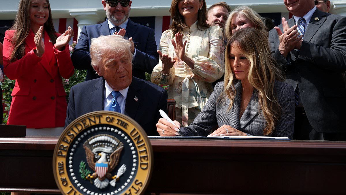 alert-–-melania-just-did-something-no-first-lady-has-ever-done-at-extraordinary-white-house-event