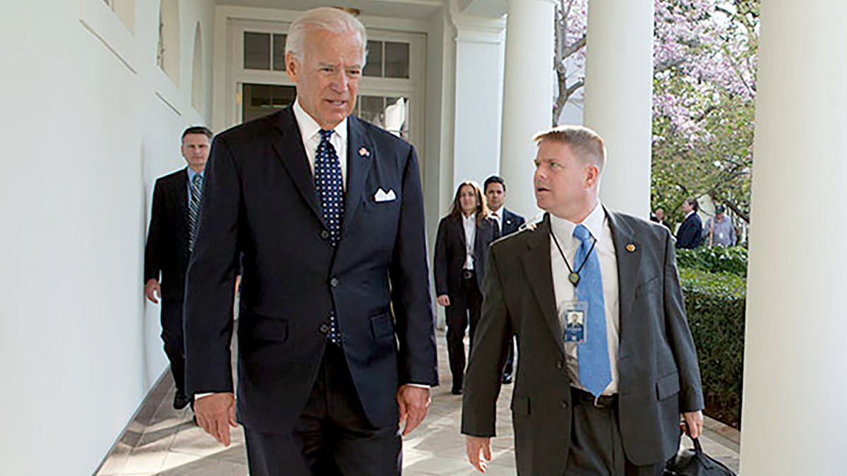 alert-–-biden’s-white-house-physician-kevin-o’connor-faces-calls-to-be-subpoenaed-amid-cancer-diagnosis