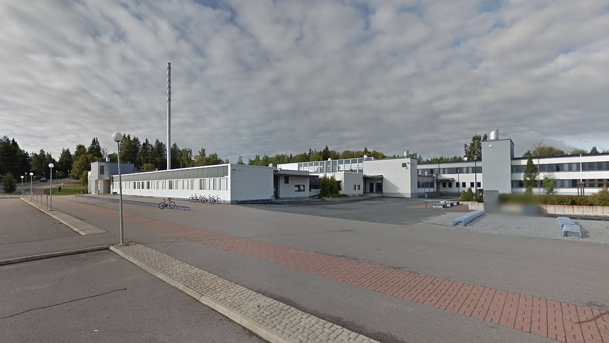 alert-–-armed-cops-descend-on-school-in-finland-with-at-least-three-injured-in-‘violent-incident’