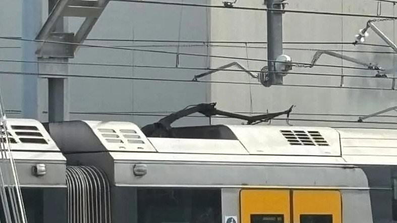 alert-–-power-outage-at-strathfield-station-brings-sydney-trains-to-a-halt-ahead-of-peak-hour-on-t1,-t2,-t3-and-t9-lines