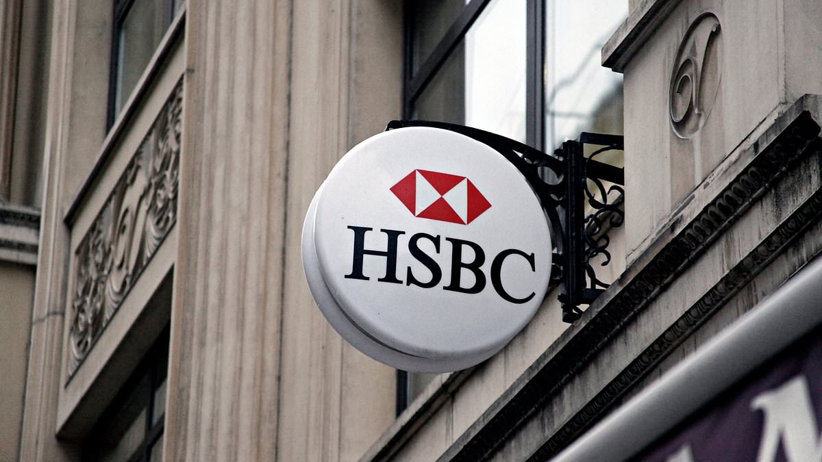 alert-–-hsbc-warns-staff-their-bonuses-could-be-cut-if-they-fail-to-spend-enough-time-in-the-office-–-in-a-bid-to-curb-the-wfh-trend