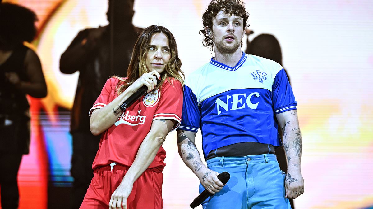 alert-–-mel-c-channels-her-sporty-spice-roots-in-liverpool-kit-as-she-makes-surprise-appearance-during tom-grennan’s-bbc-radio-1’s-big-weekend-set