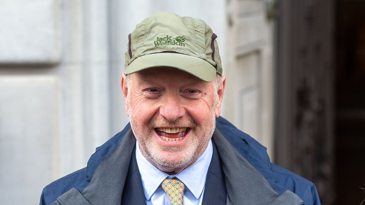 alert-–-post-office-hero-alan-bates-attacks-‘quasi-kangaroo-courts’-payouts-system-and-reveals-‘take-it-or-leave-it’-offer-he’s-been-handed