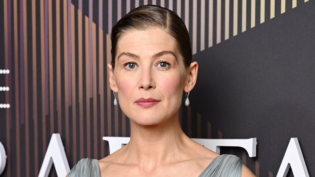 alert-–-gone-girl-star-rosamund-pike-falls-victim-to-deadly-phone-snatchers-as-she-is-‘punched-in-the-face-and-robbed-while-on-the-phone-to-her-mother’