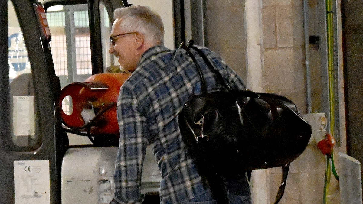 alert-–-gary-lineker-arrives-at-bbc-studios-for-his-last-ever-match-of-the-day-tonight-after-agreeing-to-step-down-following-anti-semitism-row