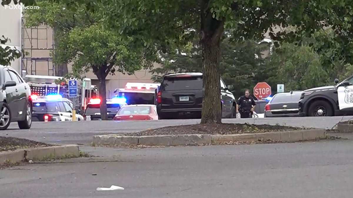 alert-–-multiple-people-shot-after-gunman-opens-fire-inside-connecticut-mall