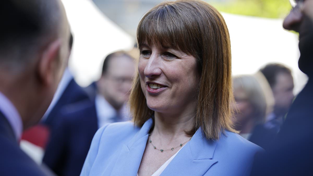 alert-–-is-rachel-reeves-planning-a-‘stealth’-tax-raid-on-pensions?-hmrc-explores-shake-up-of-salary-sacrifice-schemes-as-chancellor-comes-under-pressure-to-fund-axing-of-two-child-benefit-cap