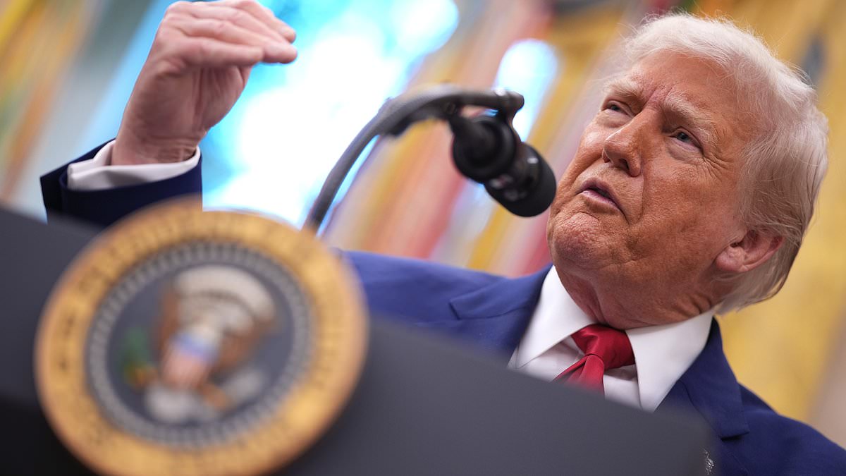 alert-–-trump-snaps-at-journalist-who-called-him-a-chicken-at-heated-press-conference