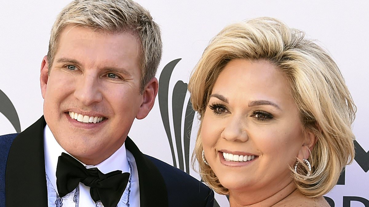 alert-–-todd-and-julie-chrisley-released-from-prison-after-controversial-trump-pardon