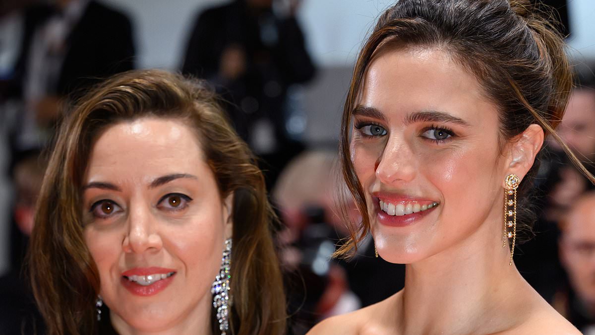 alert-–-margaret-qualley-sends-fans-wild-as-she-grabs-aubrey-plaza’s-bottom-in-viral-video-from-cannes