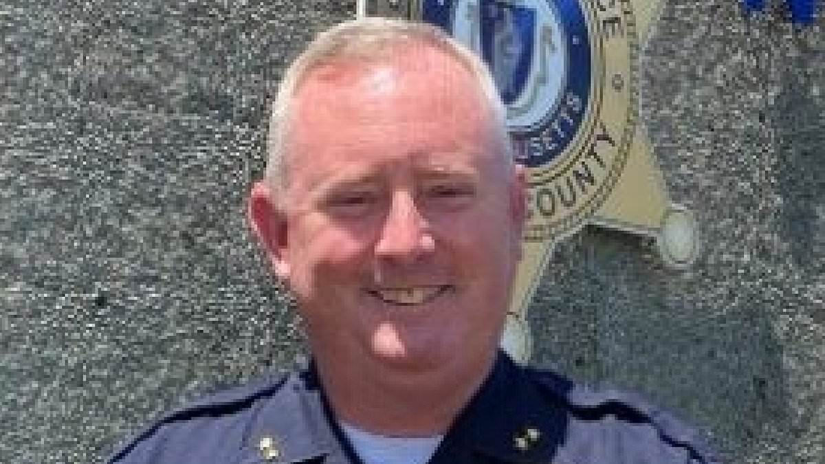 alert-–-former-jail-official-is-indicted-for-extortion-after-making-his-employees-perform-humiliating-tasks-at-his-home
