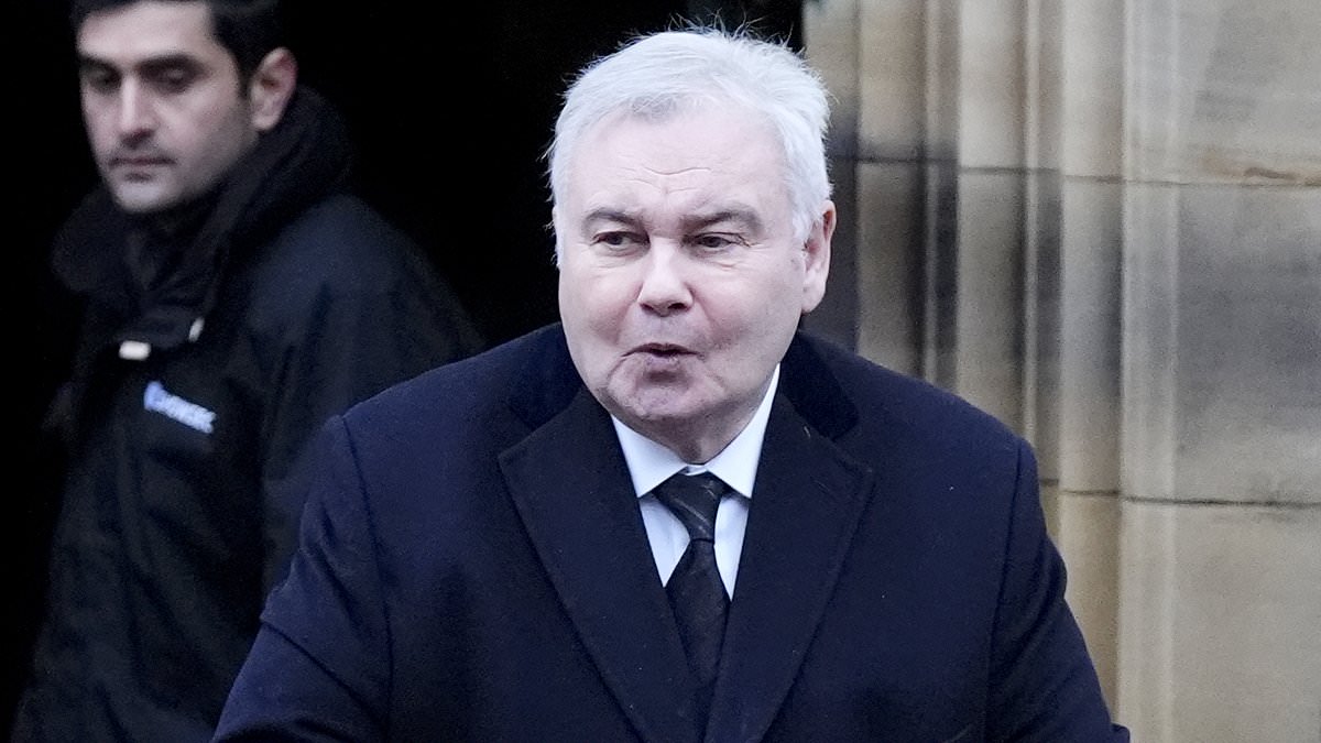 alert-–-eamonn-holmes,-65,-issues-heartbreaking-update-just-days-after-falling-off-his-chair-live-on-air-amid-ongoing-health-issues