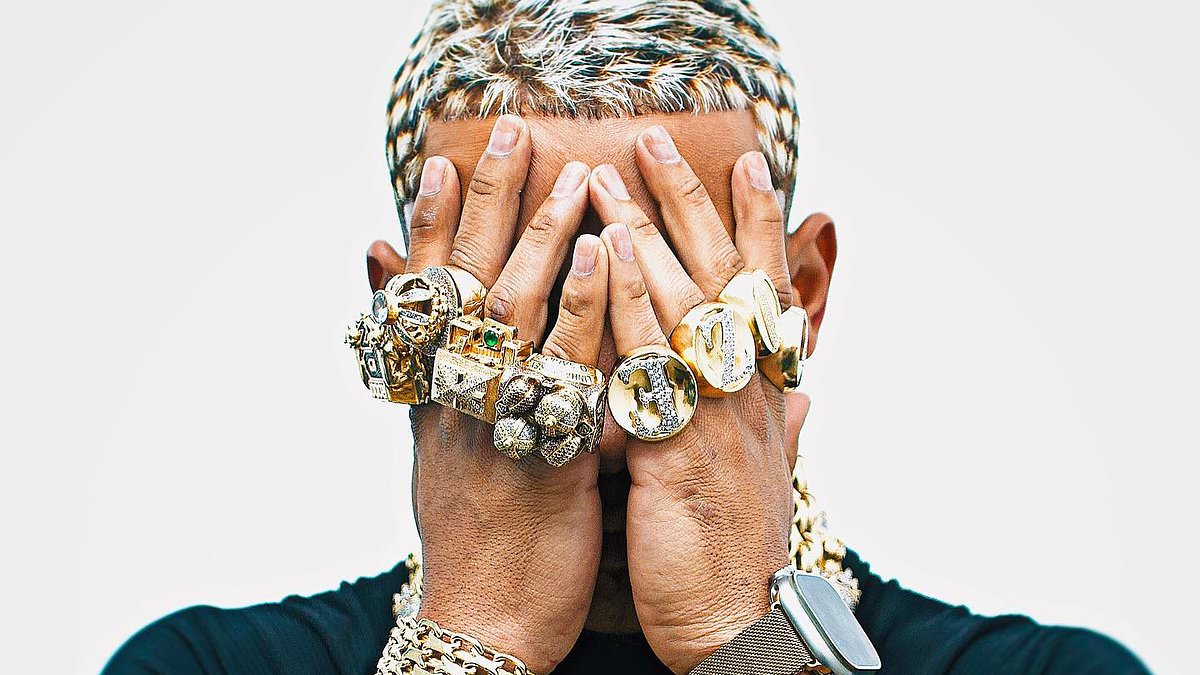 alert-–-brazilian-superstar-sang-about-shocking-crimes-and-gangsta-lifestyle…-so-police-turned-up-at-his-door-to-arrest-him