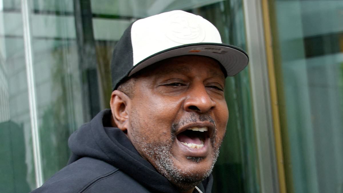 alert-–-diddy-bodyguard-clashes-with-fans-outside-courthouse-as-freak-off-claims-and-trial-drama-reaches-boiling-point