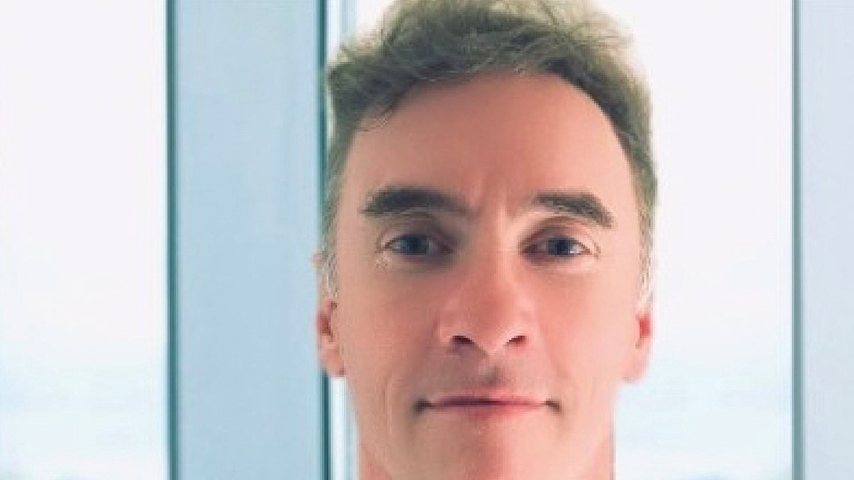 alert-–-‘stunned’-friends-claim-ex-royal-marine-commando-charged-over-liverpool-parade-crash-is-‘hard-working,-churchgoing-family-man’-–-as-he-arrives-at-court