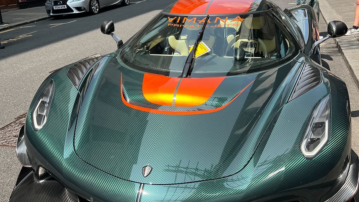 alert-–-private-jet-boss-gets-a-parking-ticket-when-he-leaves-his-2.2million-koenigsegg-hypercar-in-kensington