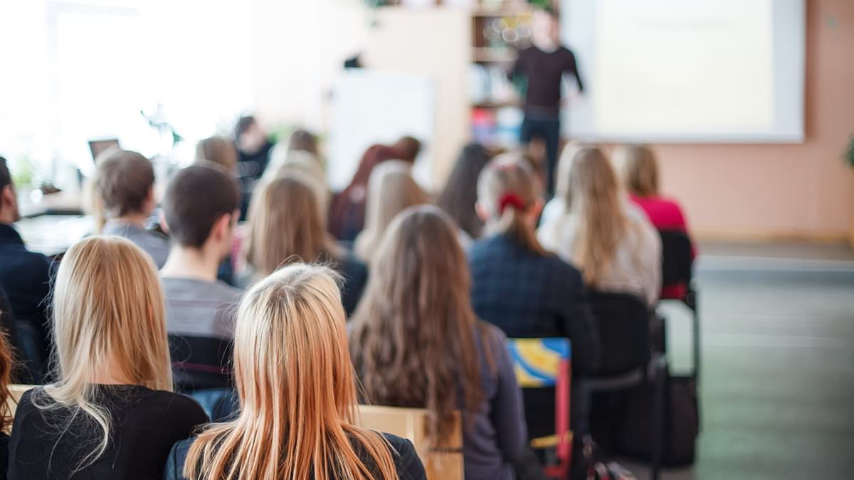 alert-–-white-working-class-pupils-behind-in-all-but-21-of-uk’s-3,400-secondary-schools,-shocking-figures-reveal