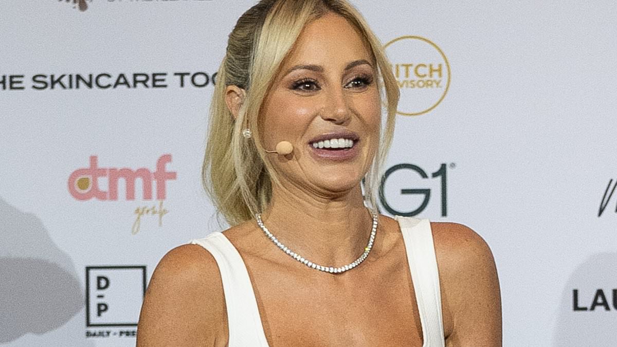 alert-–-roxy-jacenko-steps-out-wearing-a-staggering-$1.5-million-worth-of-diamonds-at-sydney-speaking-event