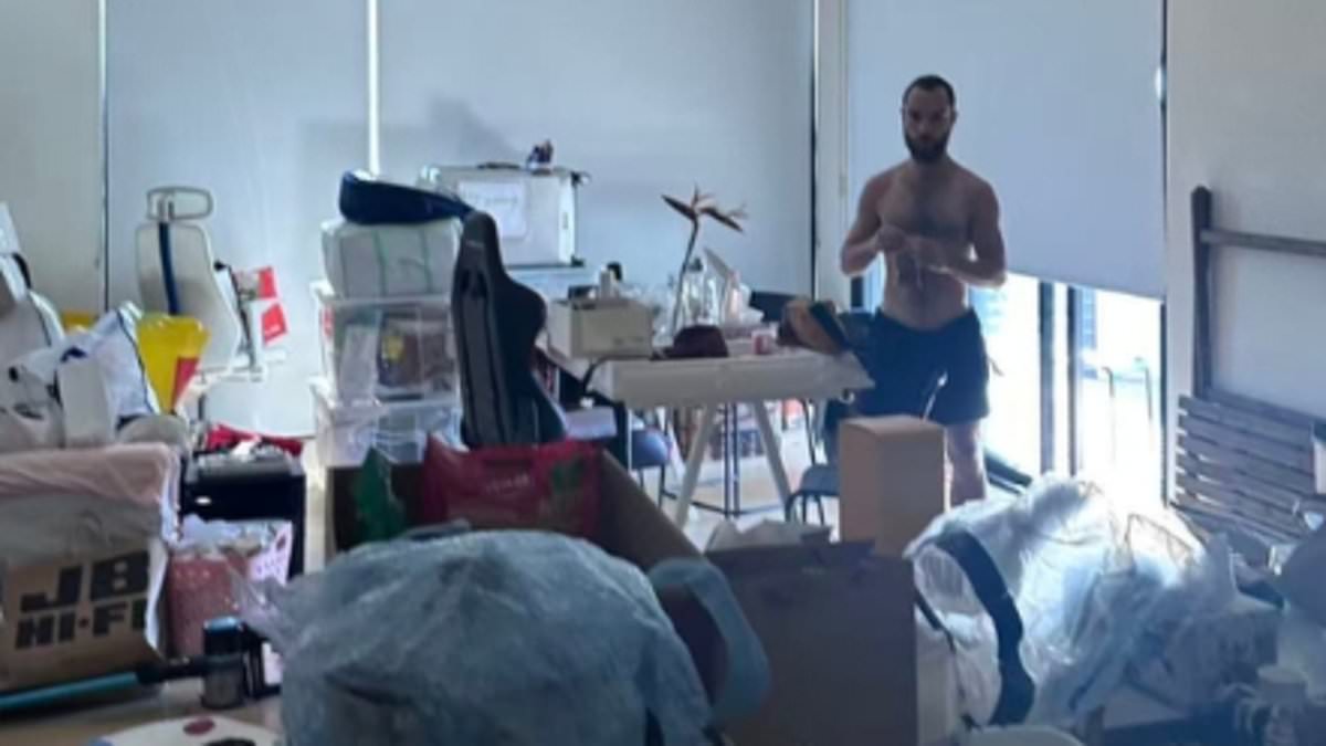 alert-–-young-uni-student-shocked-after-returning-from-holidays-and-finding-a-shirtless-stranger-in-her-unit-–-and-his-very-bizarre-reaction-when-he-is-caught