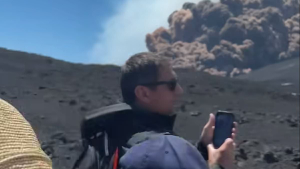 alert-–-dramatic-new-footage-shows-tourists-on-mount-etna-running-for-their-lives-as-ash-pours-from-volcano’s-crater…-while-others-stop-to-take-pictures-of-explosion