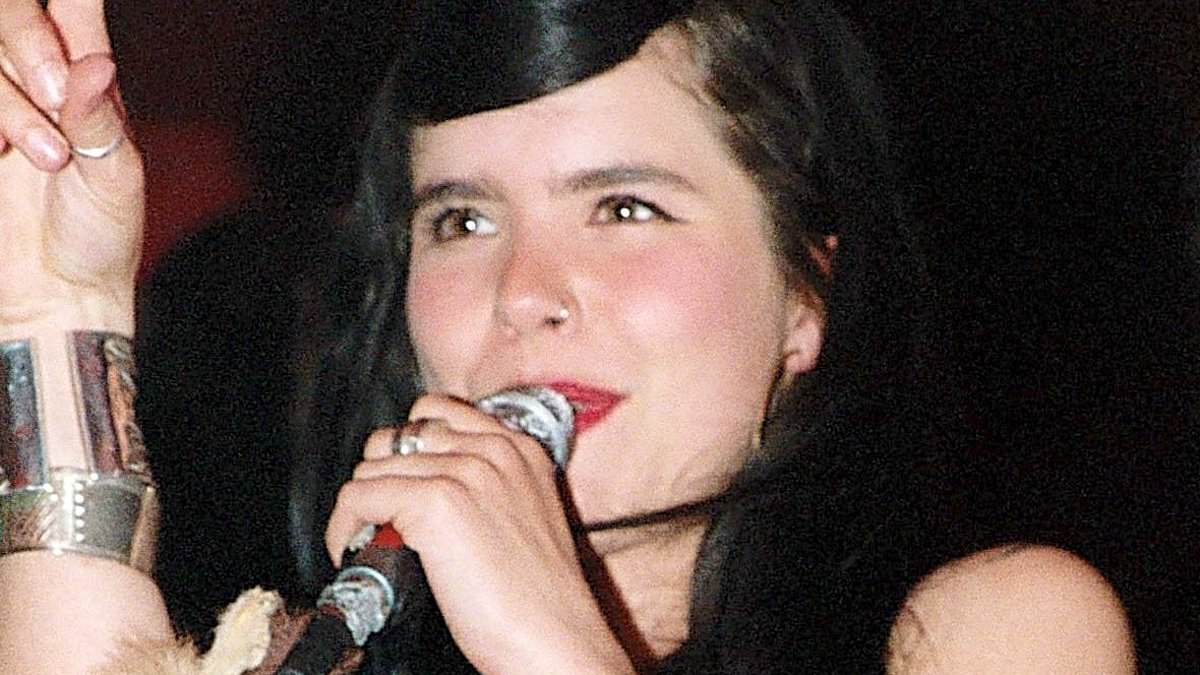 alert-–-paloma-faith-insists-she-was-bullied-after-eastenders-star-natalie-cassidy-claimed-singer-tormented-her-at-‘rough’-london-school-which-has-a-very-famous-history