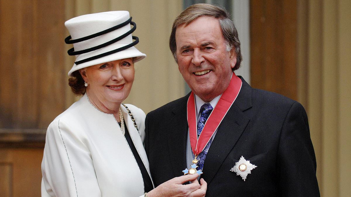 alert-–-terry-wogan’s-wife-lady-helen leaves-huge-fortune-after-her-death-aged-88-–-nine-years-after-bbc-broadcasting-legend