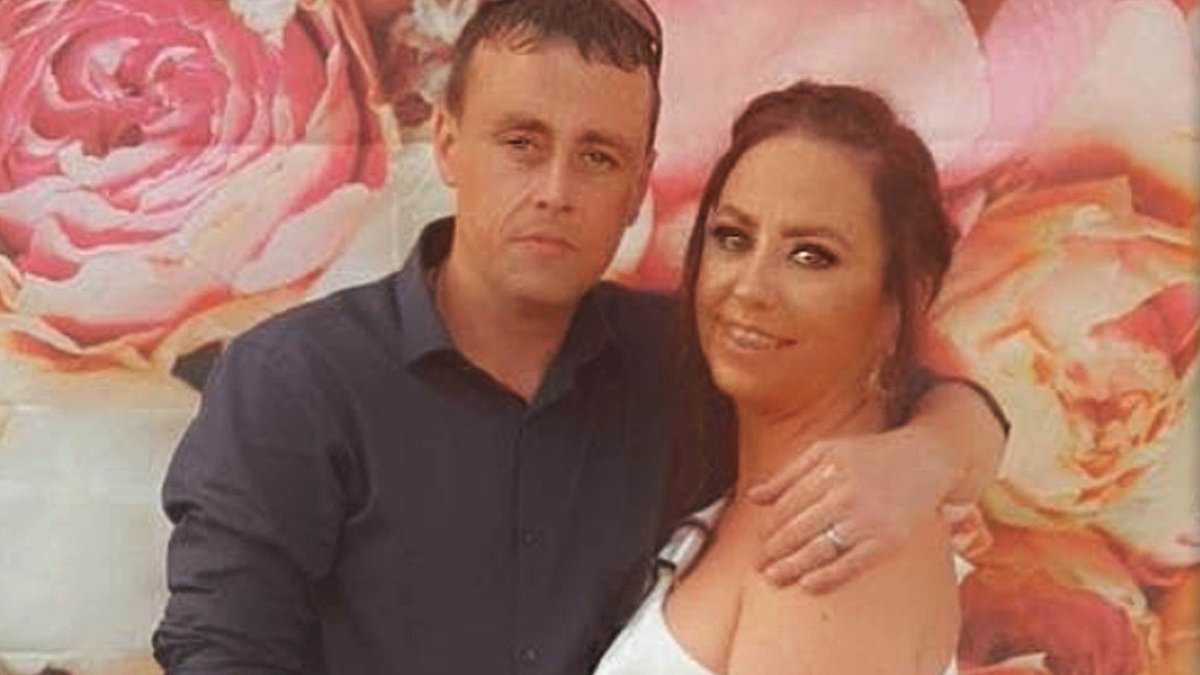 alert-–-parents-killed-in-‘hit-and-run’-had-been-shopping-in-post-christmas-sales-when-car-ploughed-into-them-as-they-crossed-the-road,-inquest-hears