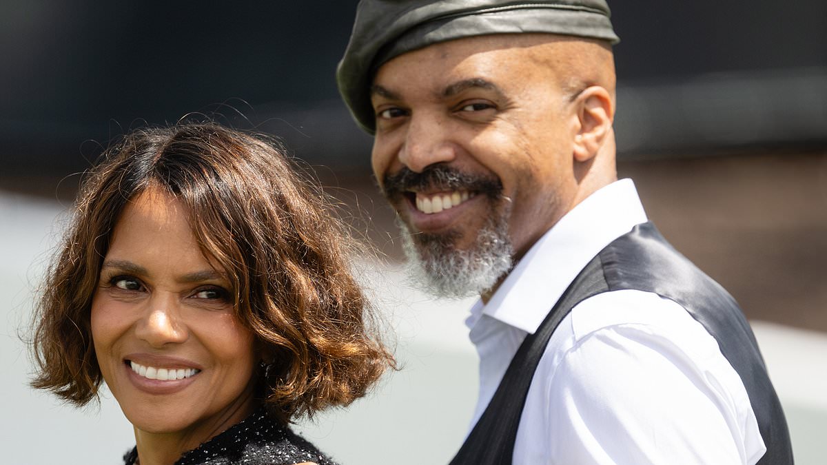 alert-–-halle-berry,-58,-reveals-if-boyfriend-van-hunt-has-proposed-as-she-considers-marrying-a-4th-time