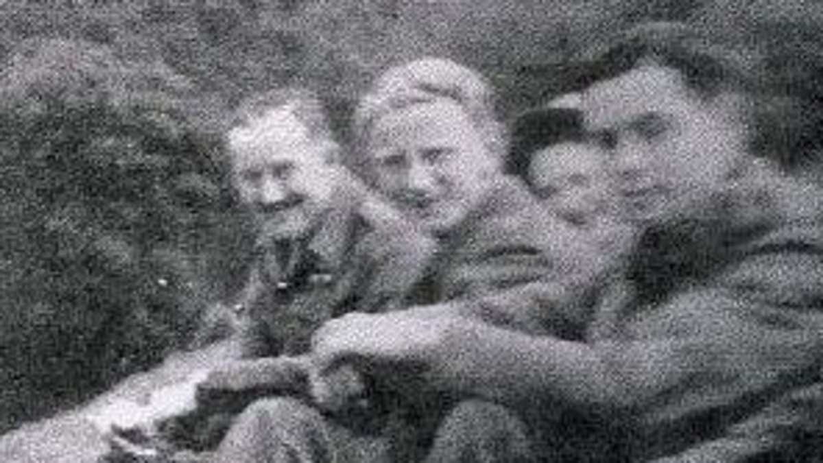 alert-–-the-most-remarkable-escape-of-wwii?-sas-soldier’s-journey-to-safety-through-five-countries-after-unit-was-dropped-over-occupied-sicily-too-high-and-in-the-wrong-place,-historian-damien-lewis-reveals