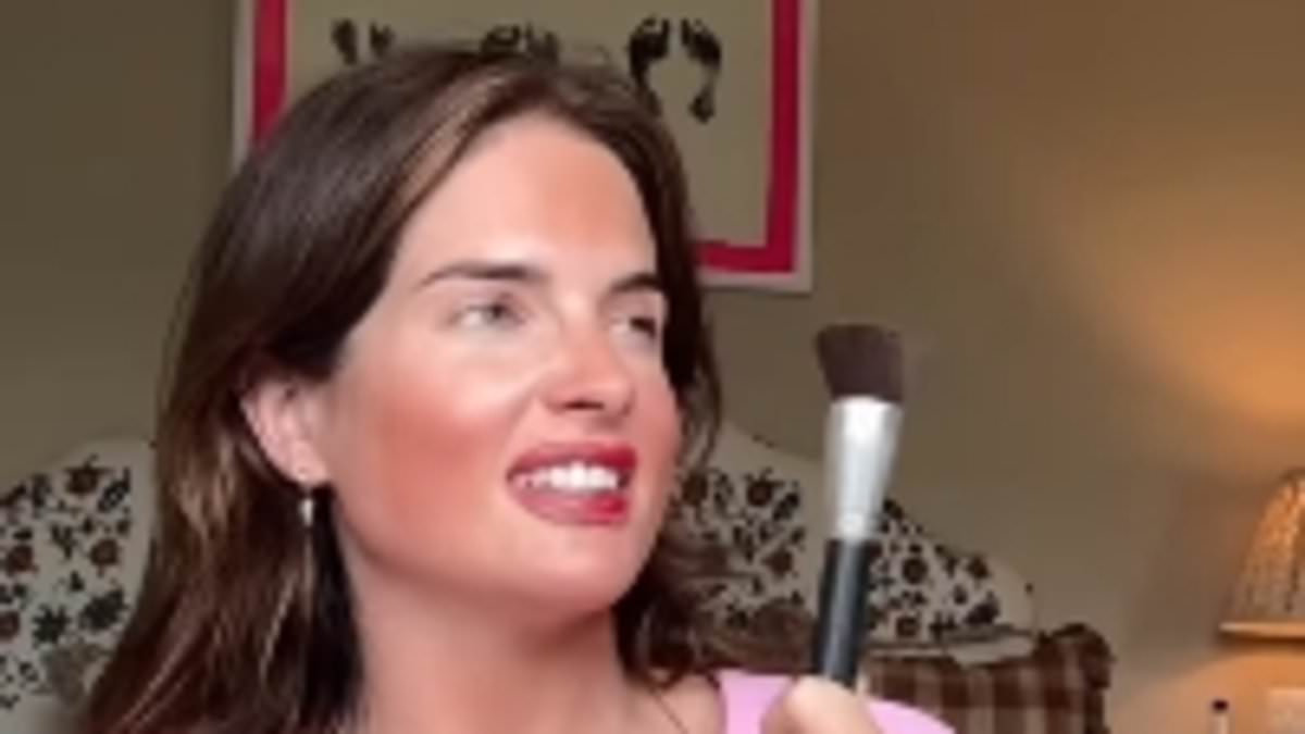 alert-–-binky-felstead-makes-‘revolting’-confession-that-she-hasn’t-washed-her-make-up-brush-in-10-years