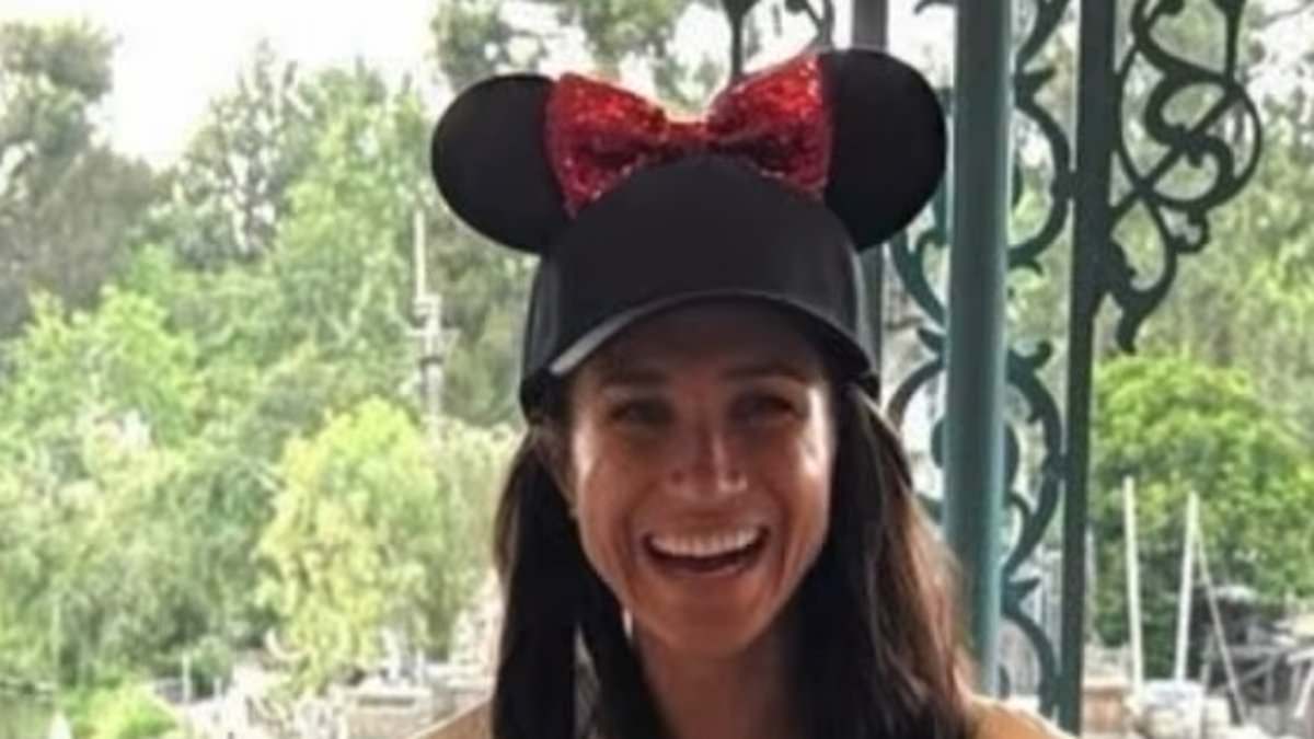alert-–-meghan-markle-and-prince-harry-enjoy-wholesome-disneyland-trip-with-their-children