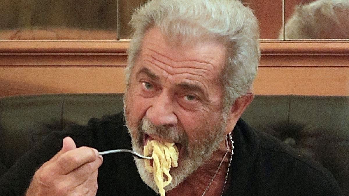 alert-–-mel-gibson,-69,-chows-down-on-pasta-in-rome-amid-work-on-sequel-to-one-of-his-iconic-films