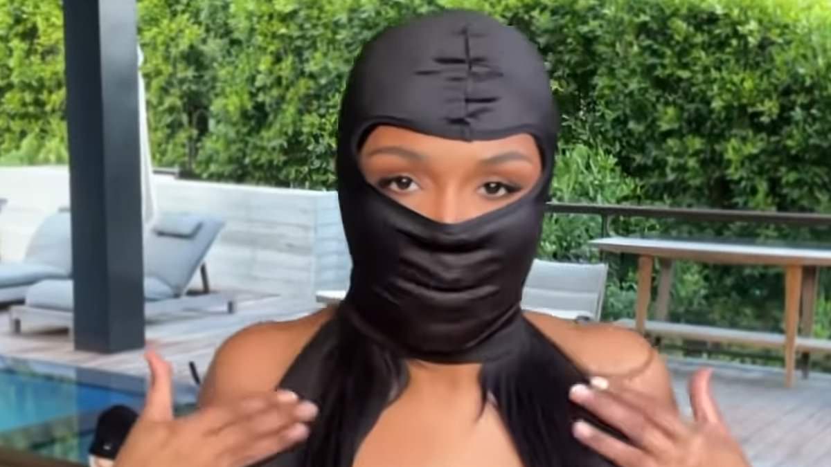 alert-–-lizzo-shows-off-dramatic-weight-loss-in-very-tiny-bikini-in-racy-dance-video