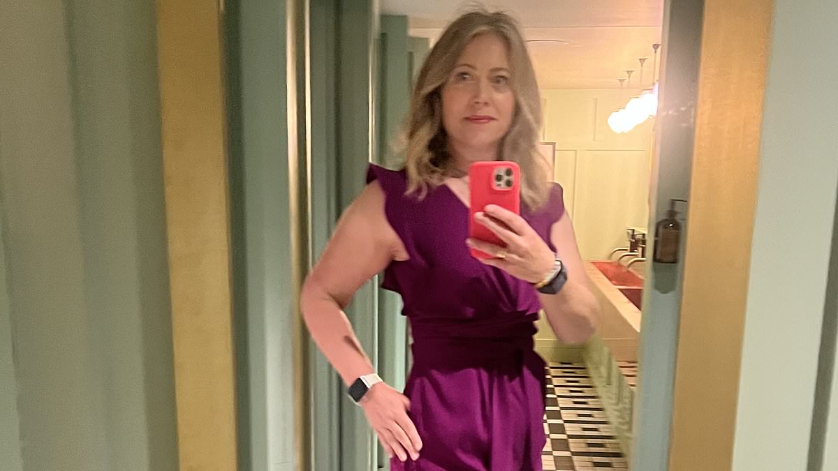 alert-–-i-lost-five-stone-in-a-year-and-have-kept-it-off-by-following-five-free-unconventional-rules:-anyone-can-do-it-and-there’s-no-weight-loss-jabs-or-gym-required:-naomi-holbrook