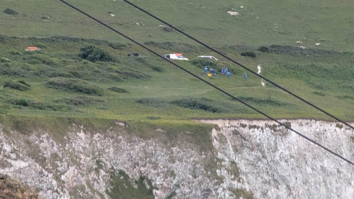 alert-–-two-dead-after-car-plunges-300ft-off-cliff-at-beauty-spot-‘as-horrified-holidaymakers-watched-on’