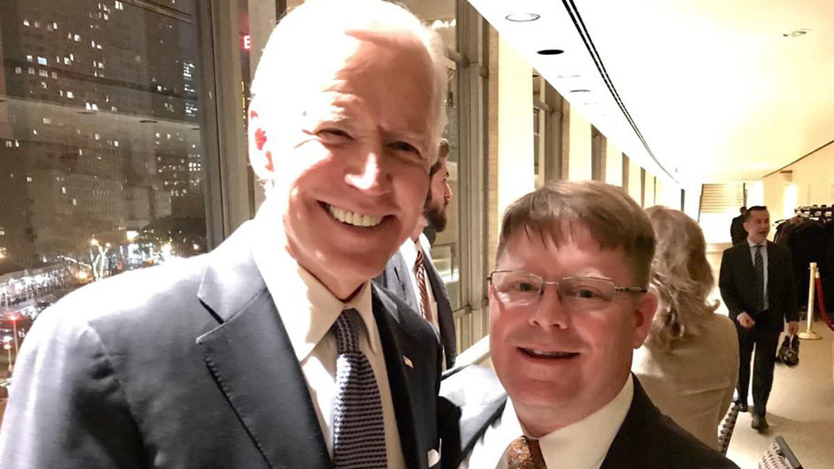 alert-–-biden’s-white-house-doctor-hit-with-bombshell-sex-harassment-claims…-including-lewd-act-with-colleagues’-cell-phones