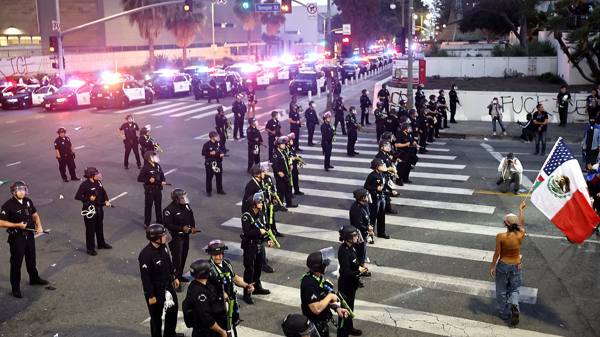 alert-–-ice-prepares-full-assault-on-five-democrat-cities-as-la-goes-into-lockdown-amid-immigration-riots
